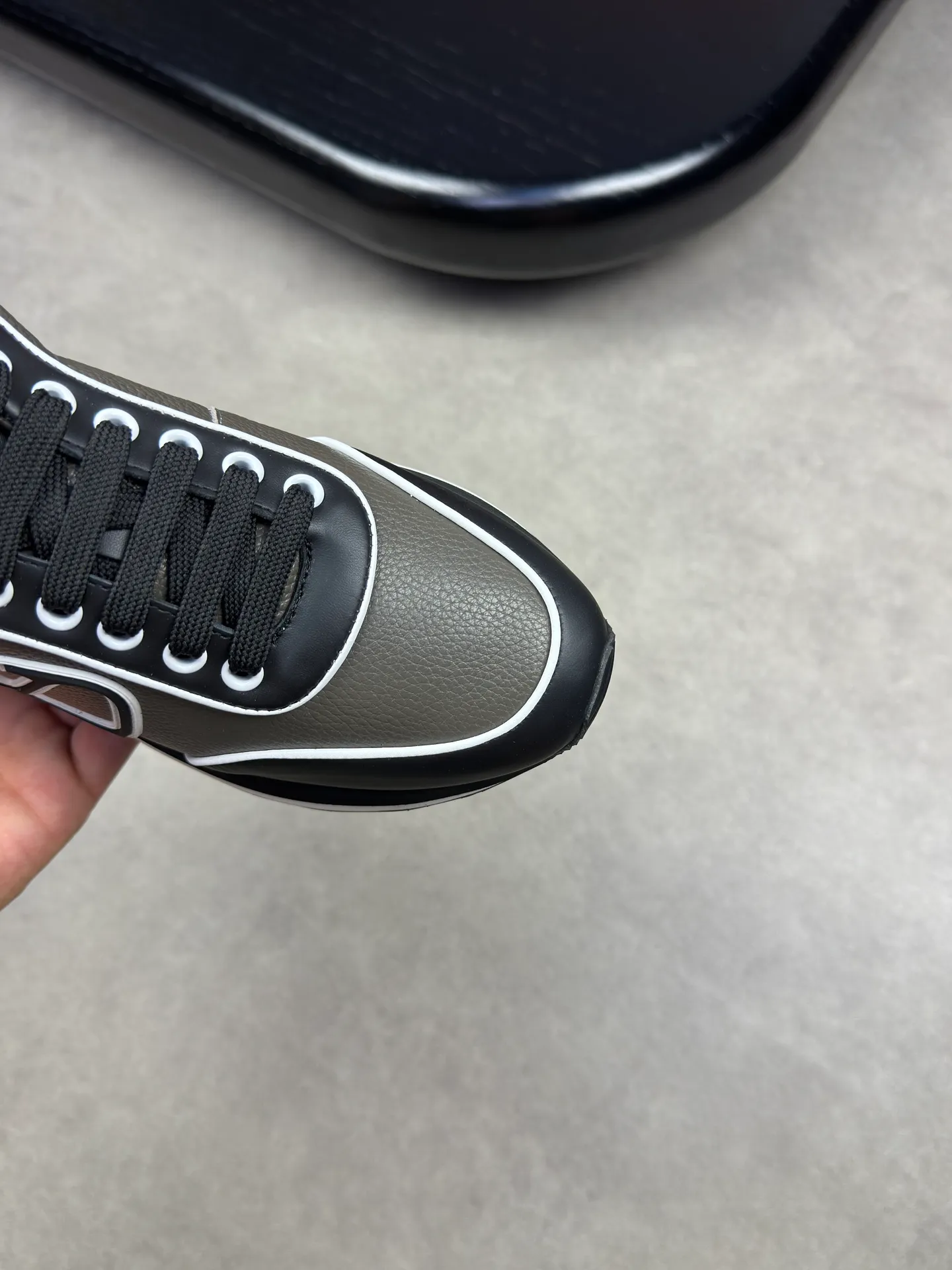 [VALENTINO] Valentino men's shoes 💰500💰 - High-end quality original order - Upper: 🔝 Nappa calf leather, tumbled calf leather, sewn brand plastic totem - Lining: brand mesh canvas, foot pad; water-dyed cow leather - Outsole: multi-color wear-resistant velvet·rubber; combined molded outsole -Super high quality control·Fine workmanship: highlighted (high-end·luxury·grade) -Size :38-44 (45 can be customized)·3300